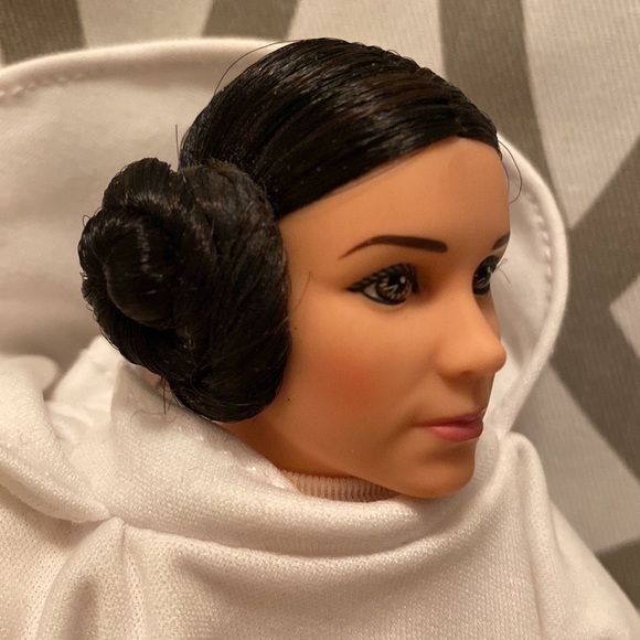Princess Leia Organa Doll - Picture 2 of 5